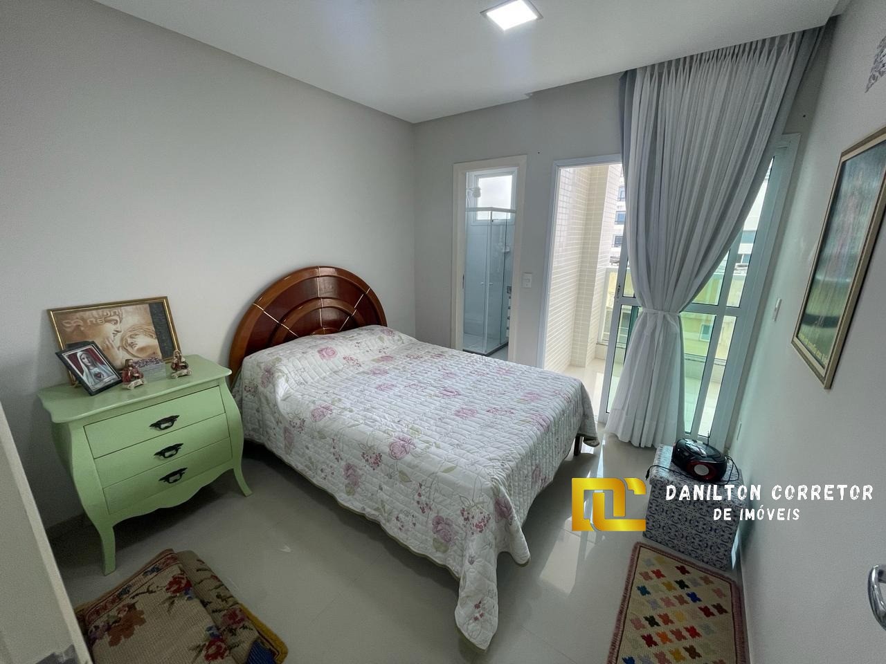 Apartamento OPORTUNIDADE de 2 quartos e área de Lazer completa na praia do Morro Guarapari-Es