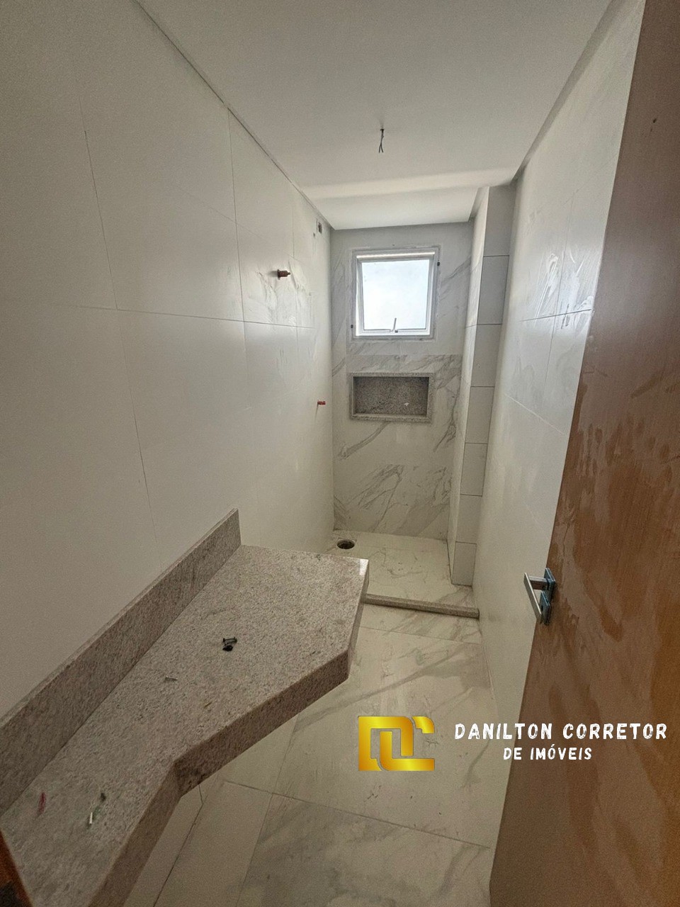 Oportunidade de apartamento em construção perto da praia
