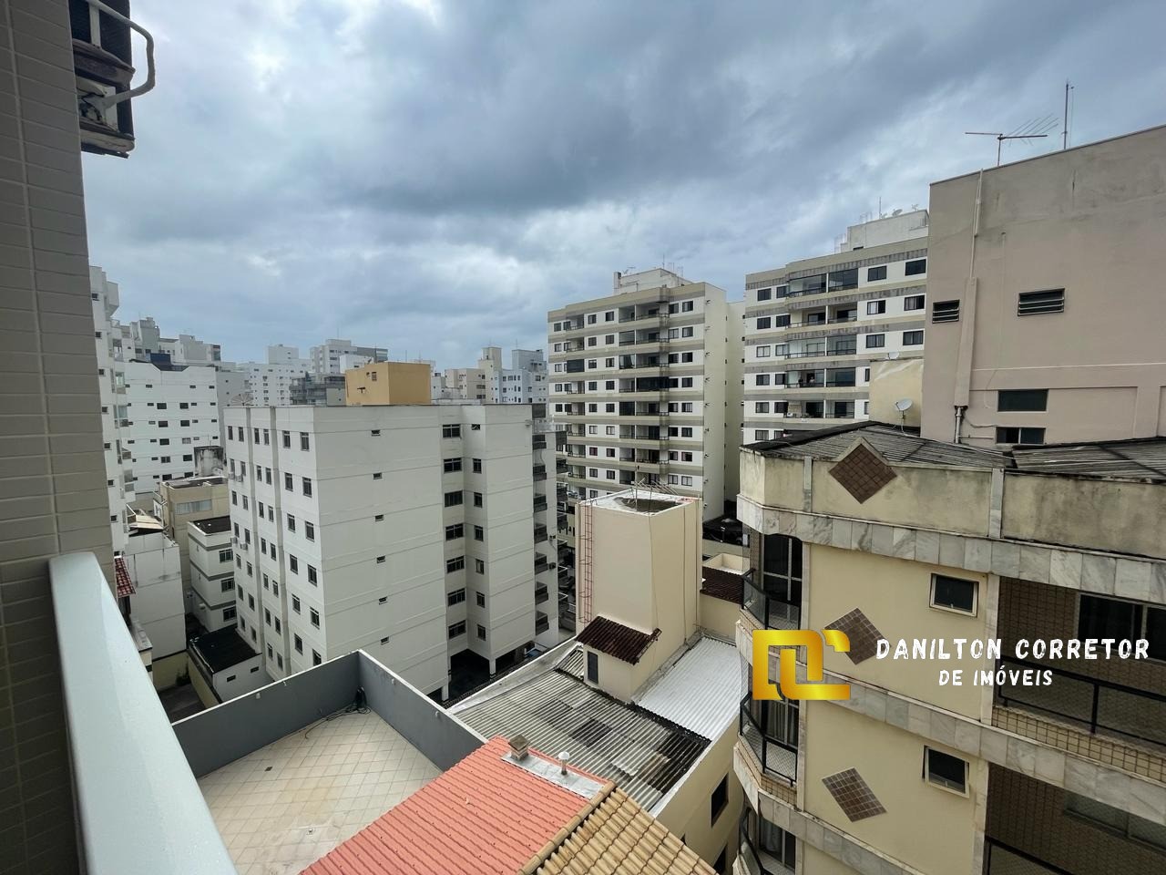Apartamento OPORTUNIDADE de 2 quartos e área de Lazer completa na praia do Morro Guarapari-Es