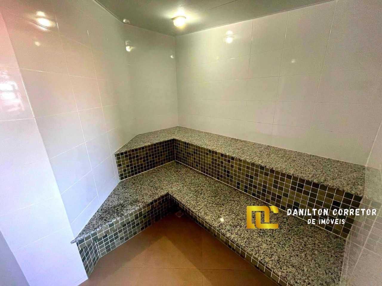 Apartamento OPORTUNIDADE de 2 quartos e área de Lazer completa na praia do Morro Guarapari-Es