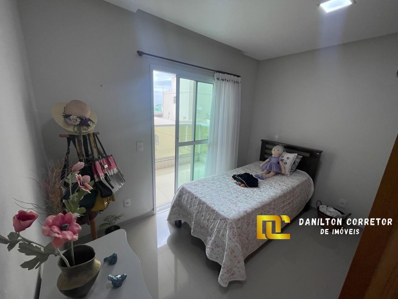 Apartamento OPORTUNIDADE de 2 quartos e área de Lazer completa na praia do Morro Guarapari-Es