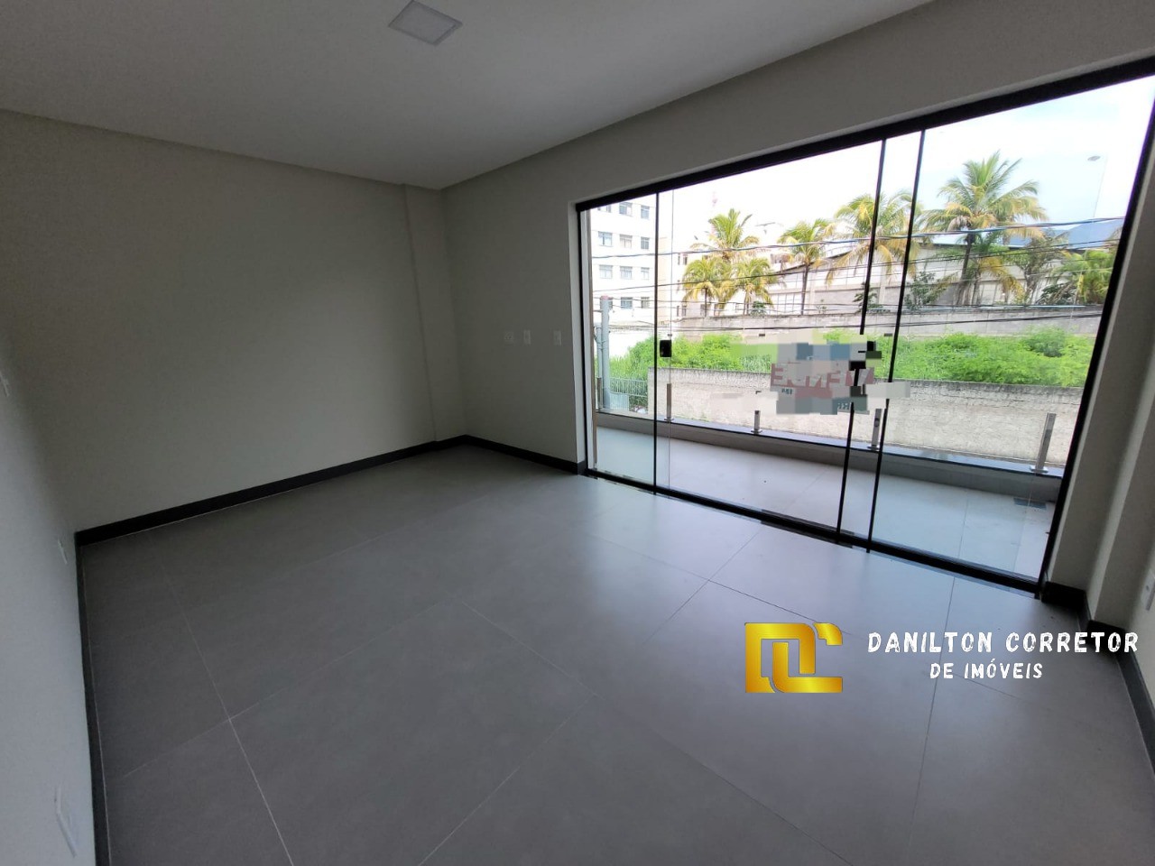 Casa duplex com 4 quartos e fino acabamento a venda na praia do morro
