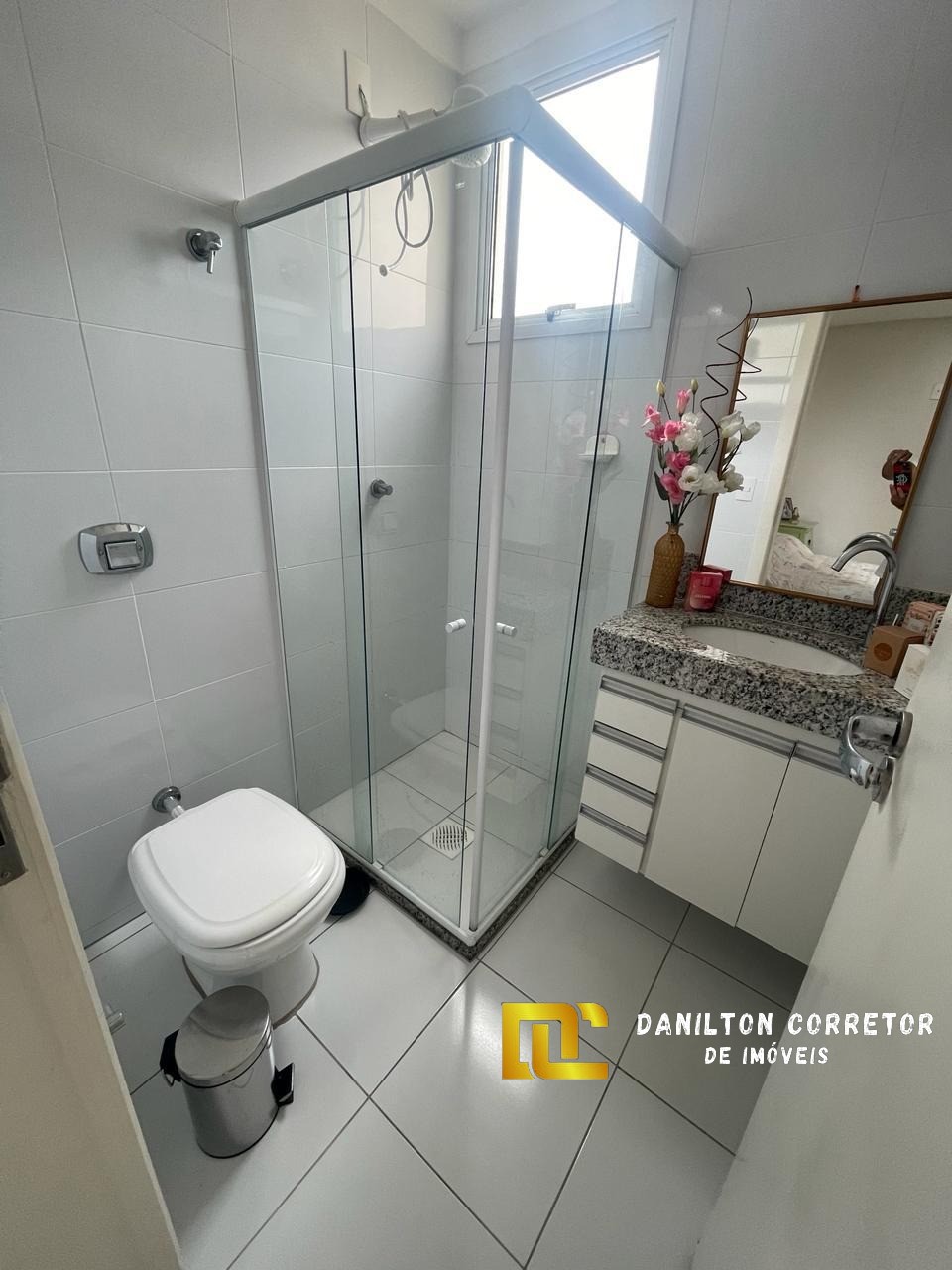 Apartamento OPORTUNIDADE de 2 quartos e área de Lazer completa na praia do Morro Guarapari-Es
