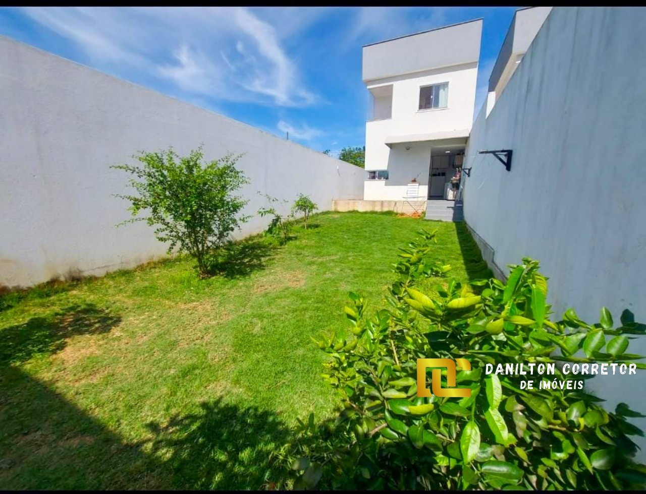 Casa a venda em santa monica com quintal e árvores frutíferas (preço baixo)