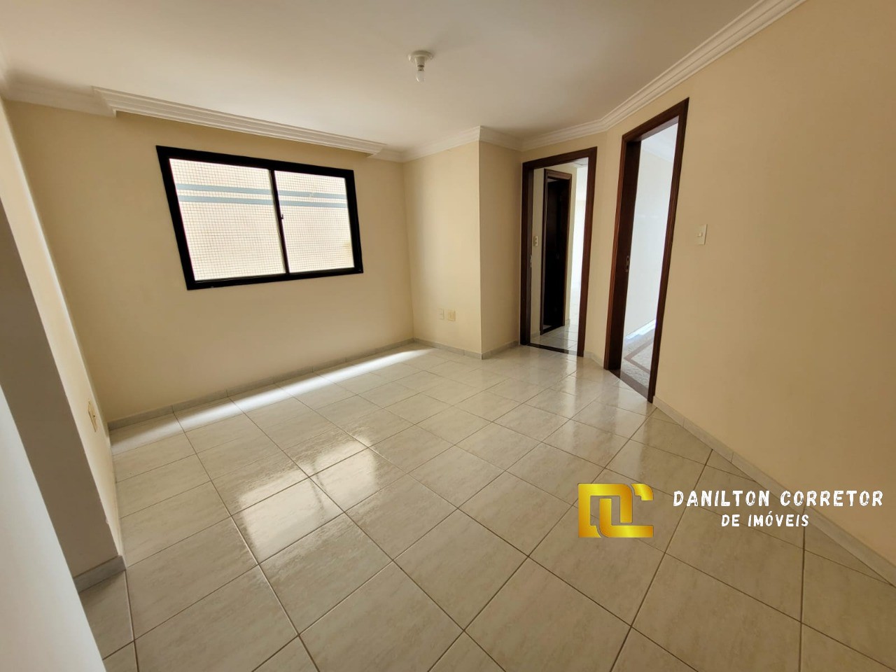 Apartamento frente mar com 4 quartos a venda ótima localização!