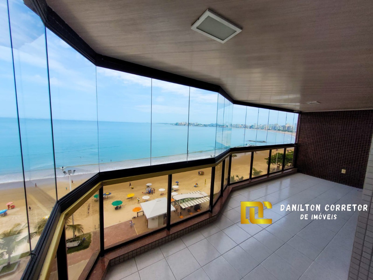Apartamento frente mar com 4 quartos a venda ótima localização!