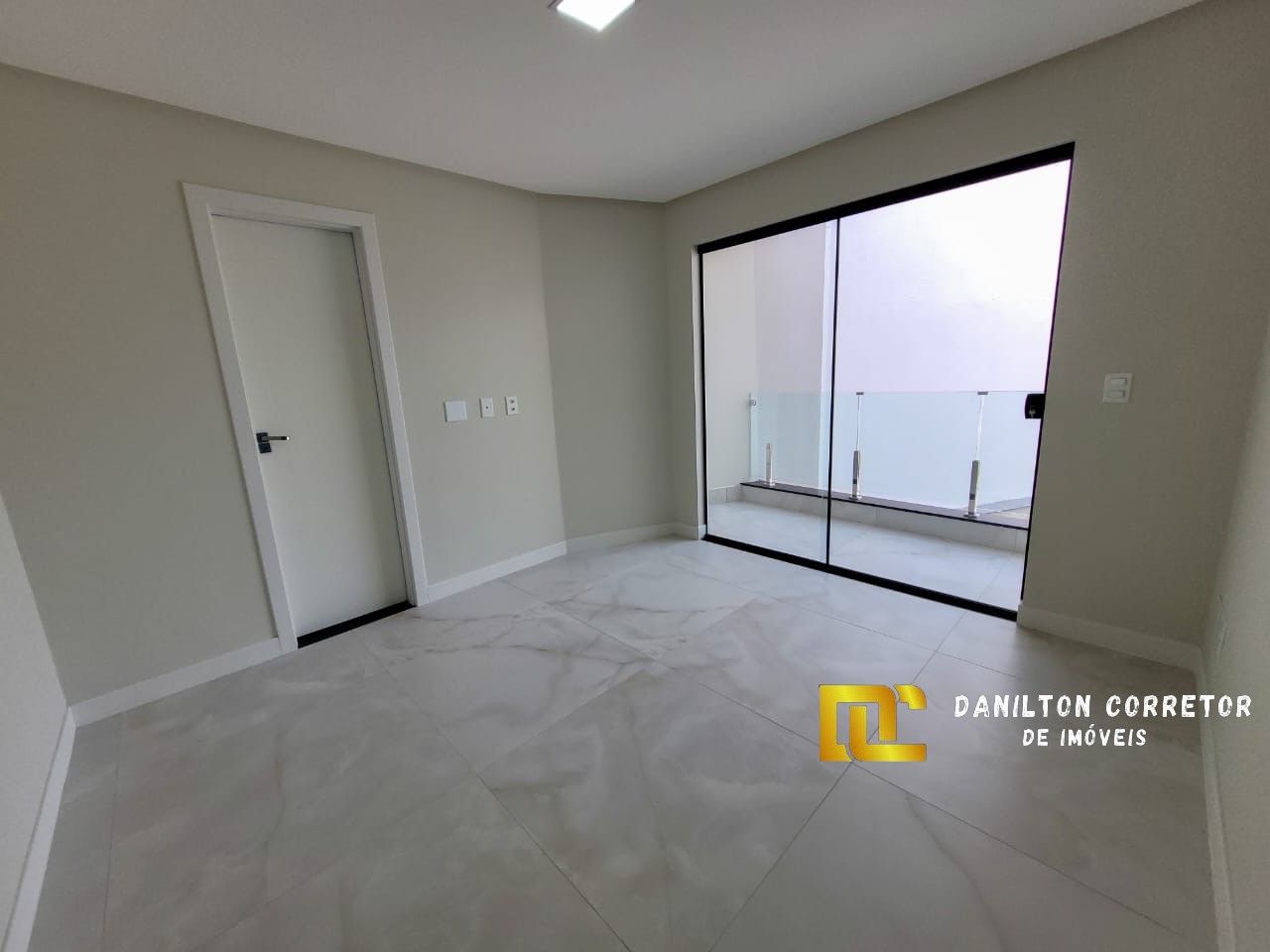 Casa duplex alto padrão 4 quartos sendo 3 suítes a venda na praia do morro