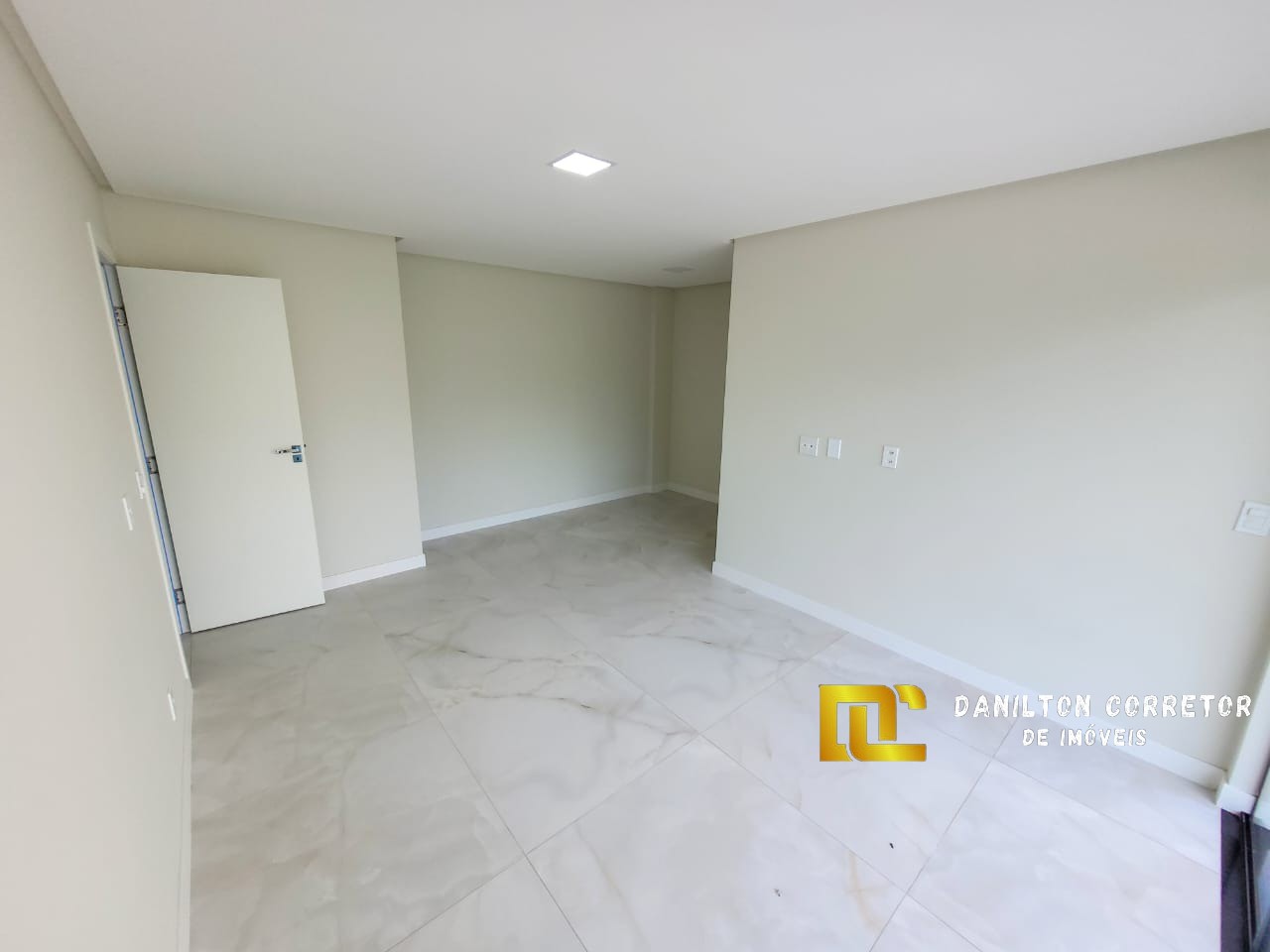 Casa duplex alto padrão 4 quartos sendo 3 suítes a venda na praia do morro