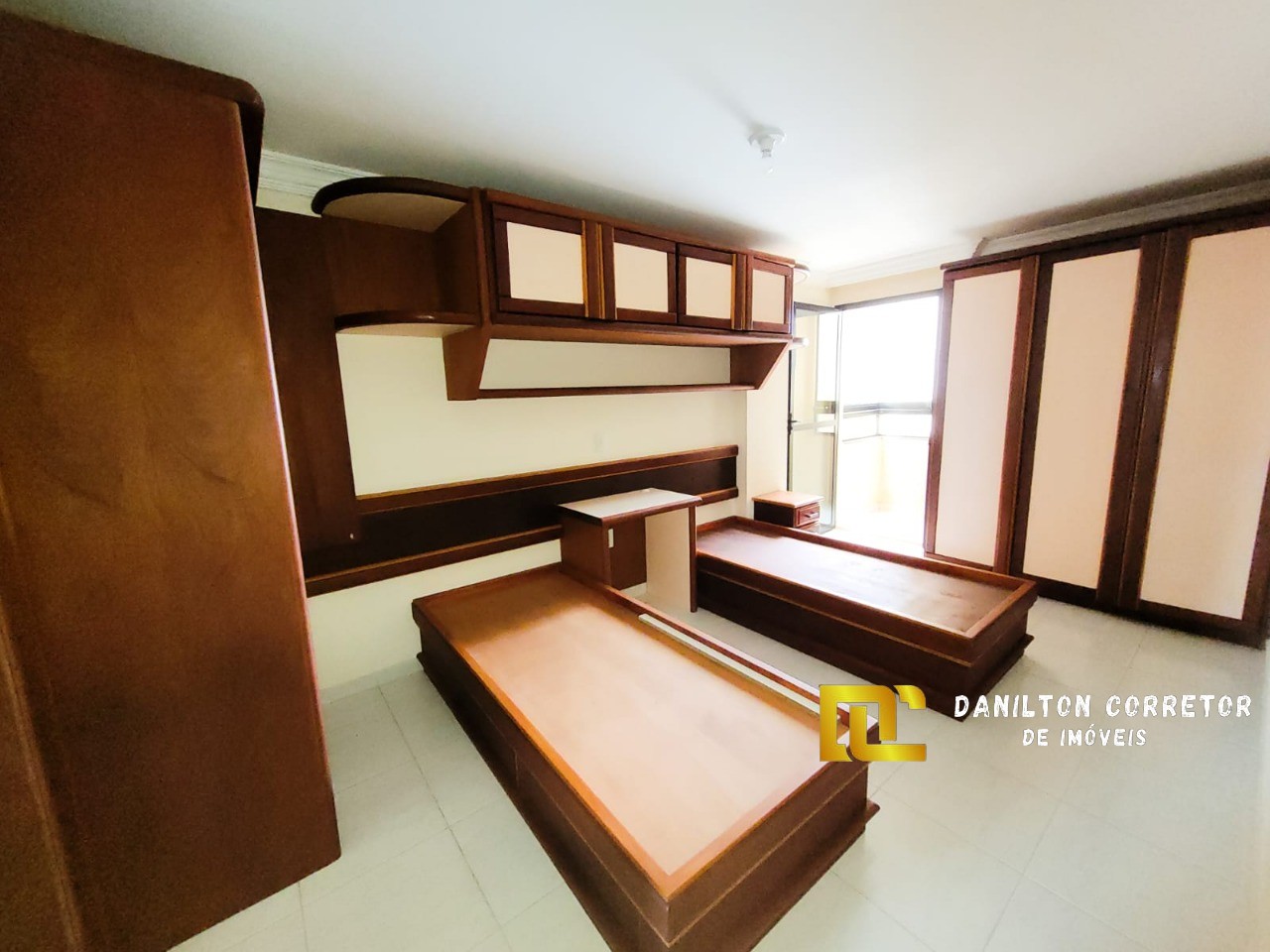 Apartamento frente mar com 4 quartos a venda ótima localização!