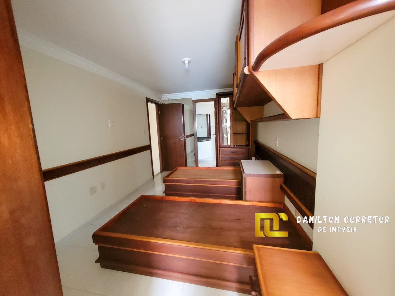 Apartamento frente mar com 4 quartos a venda ótima localização!