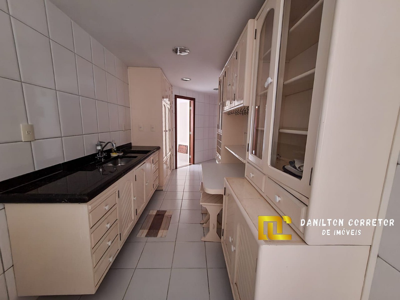 Apartamento frente mar com 4 quartos a venda ótima localização!