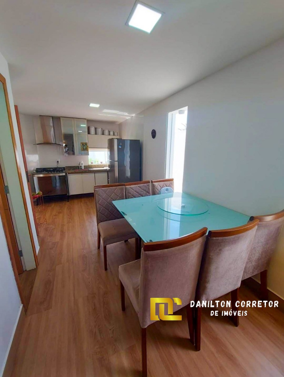 Casa a venda em santa monica com quintal e árvores frutíferas (preço baixo)