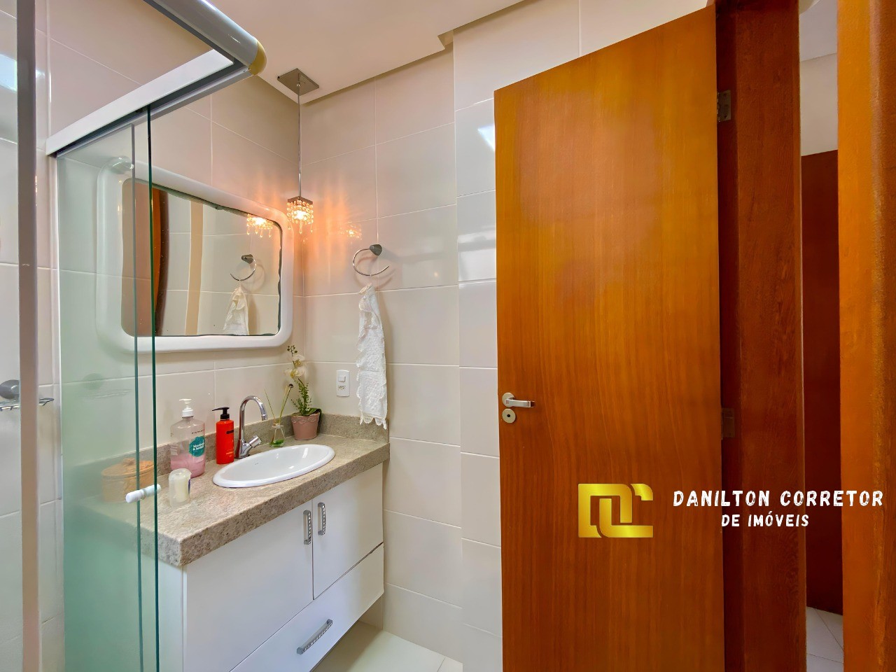 Lindo apartamento a venda no centro de guarapari