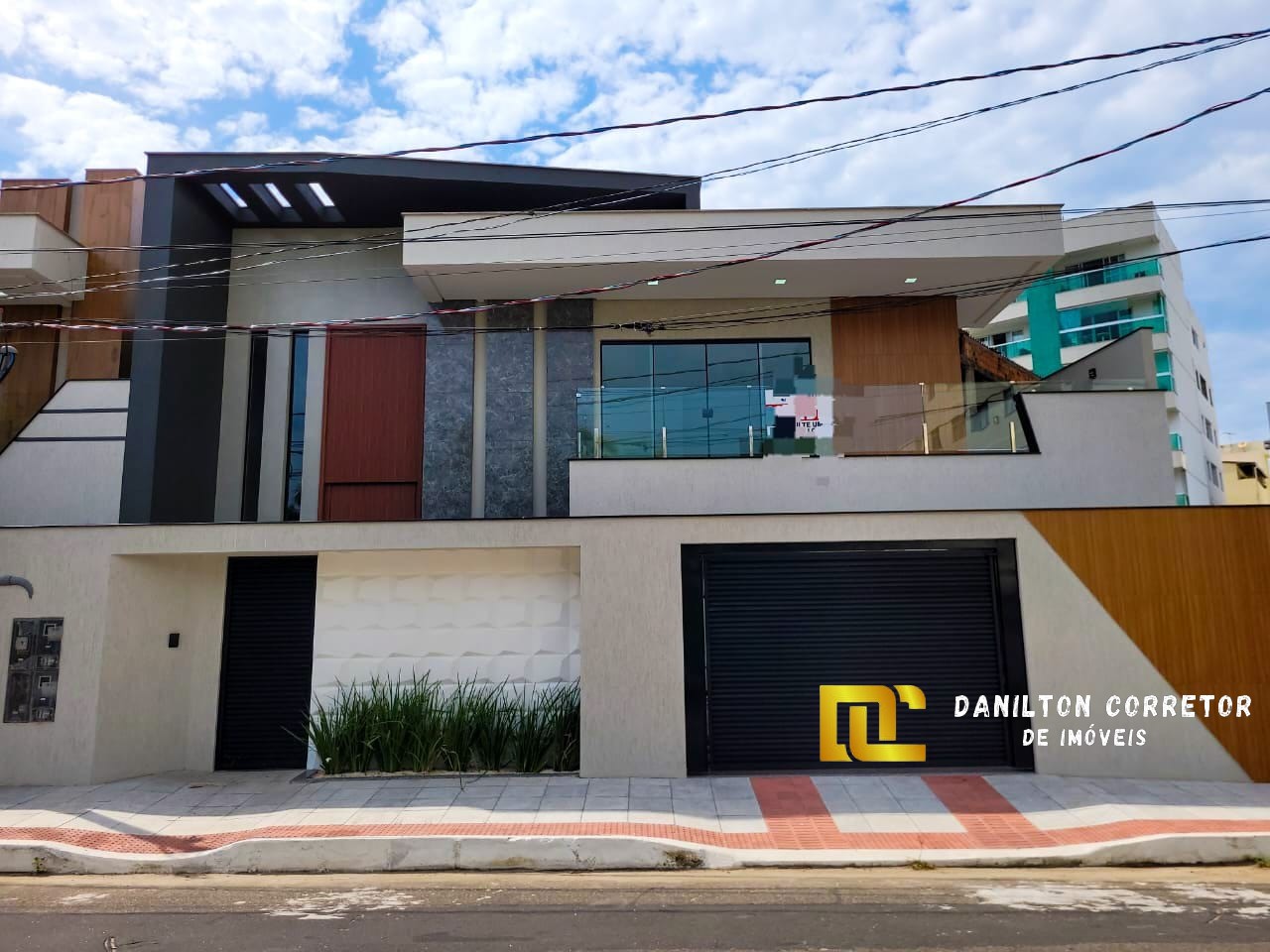 Casa duplex alto padrão 4 quartos sendo 3 suítes a venda na praia do morro