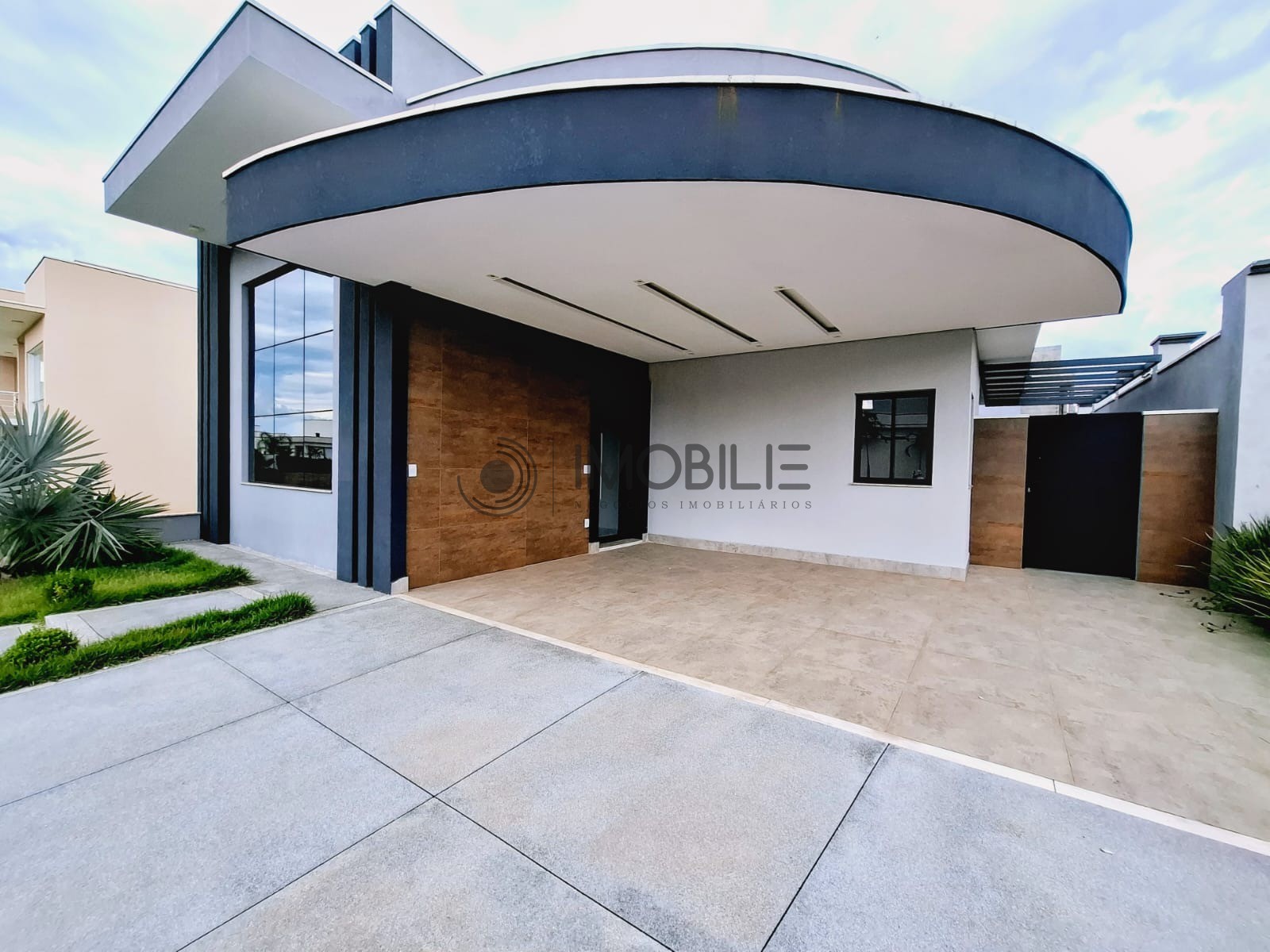 Casa, 3 quartos, 235 m² - Foto 1