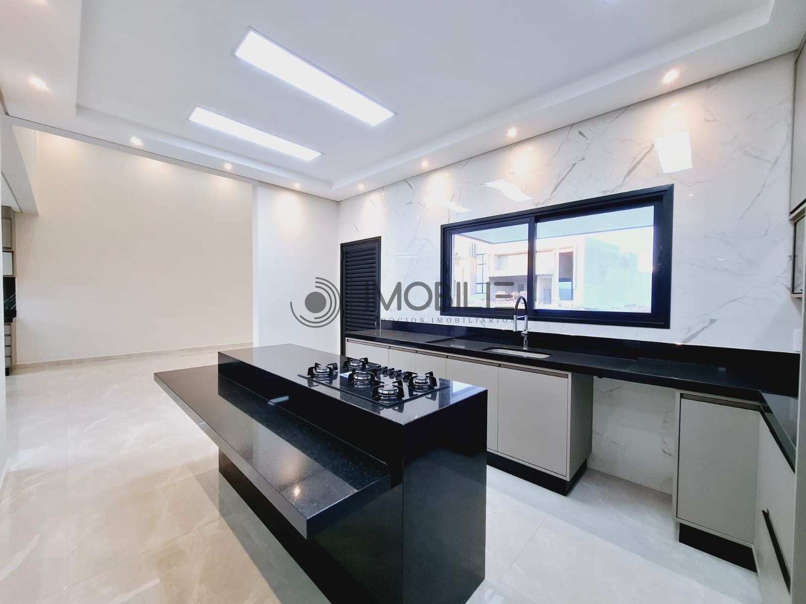 Casa, 3 quartos, 205 m² - Foto 1
