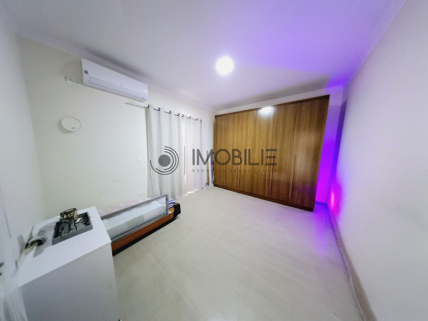 Casa, 4 quartos, 240 m² - Foto 25