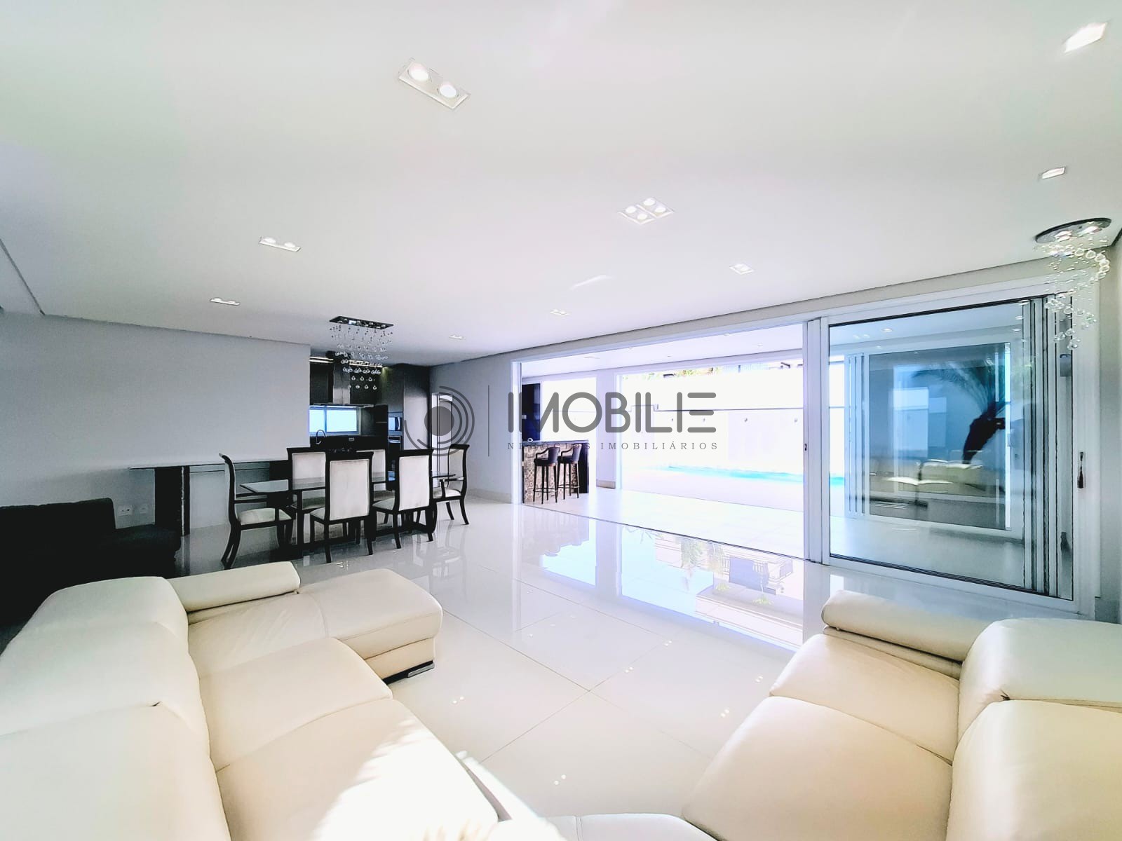 Casa, 4 quartos, 376 m² - Foto 1