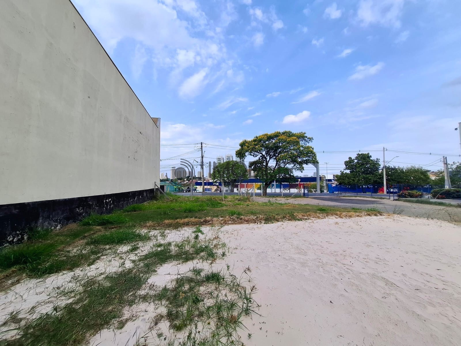 Loteamento e Condomínio, 596 m² - Foto 2