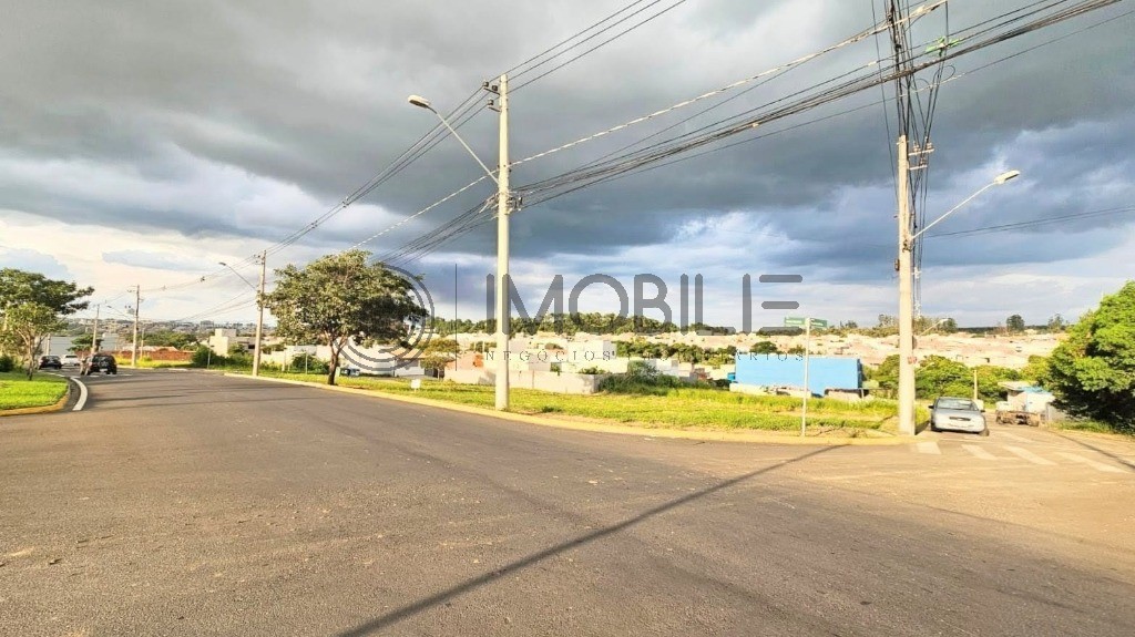 Loteamento e Condomínio, 1215 m² - Foto 1