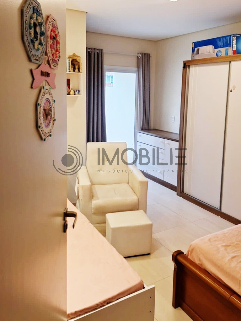 Casa, 3 quartos, 179 m² - Foto 4