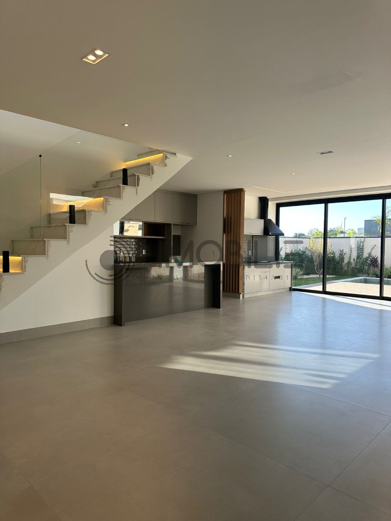 Casa, 4 quartos, 288 m² - Foto 1
