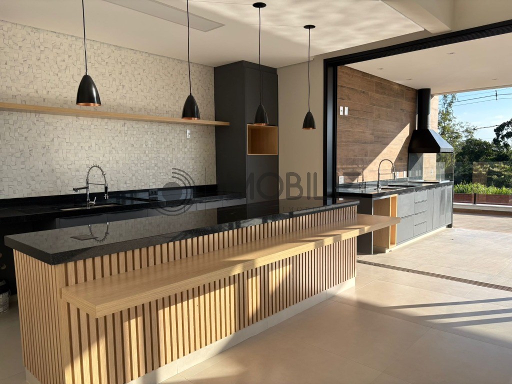 Casa, 3 quartos, 244 m² - Foto 1