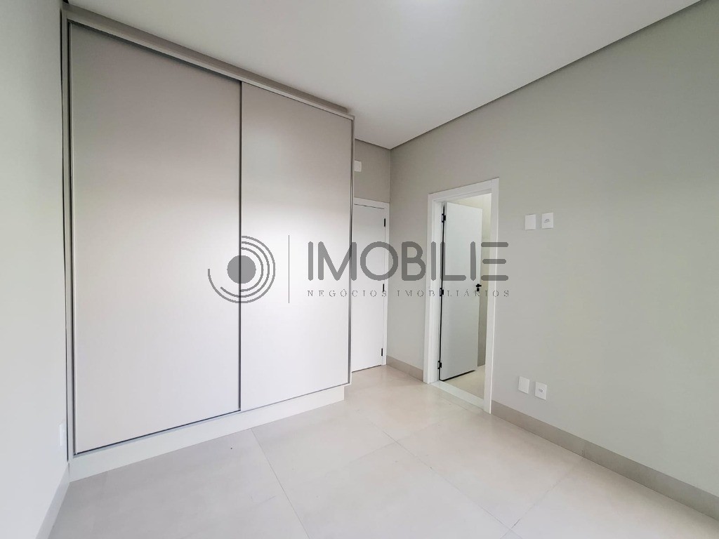 Casa, 3 quartos, 205 m² - Foto 34
