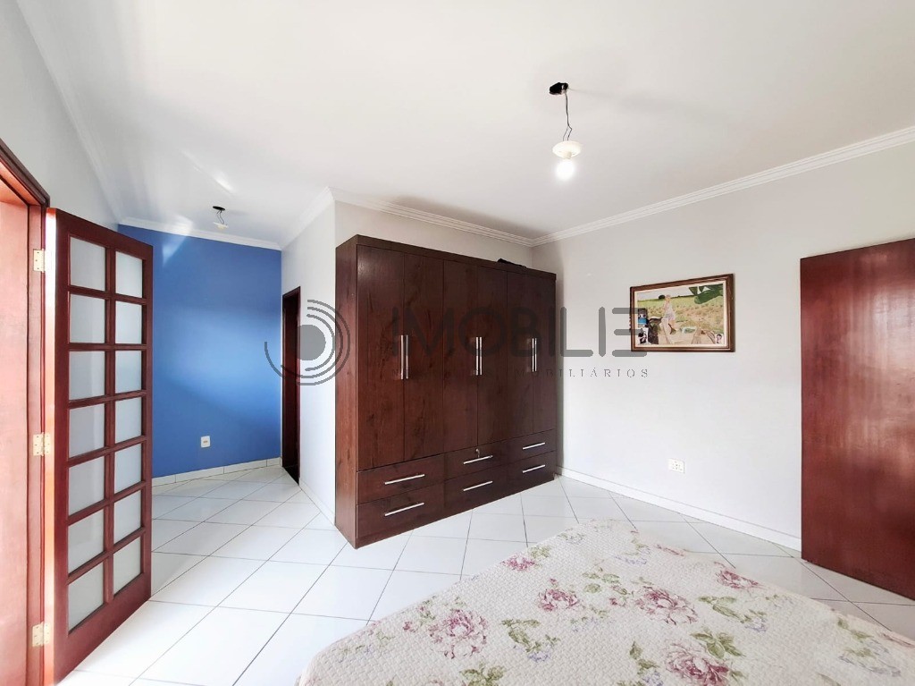Casa, 4 quartos, 237 m² - Foto 31