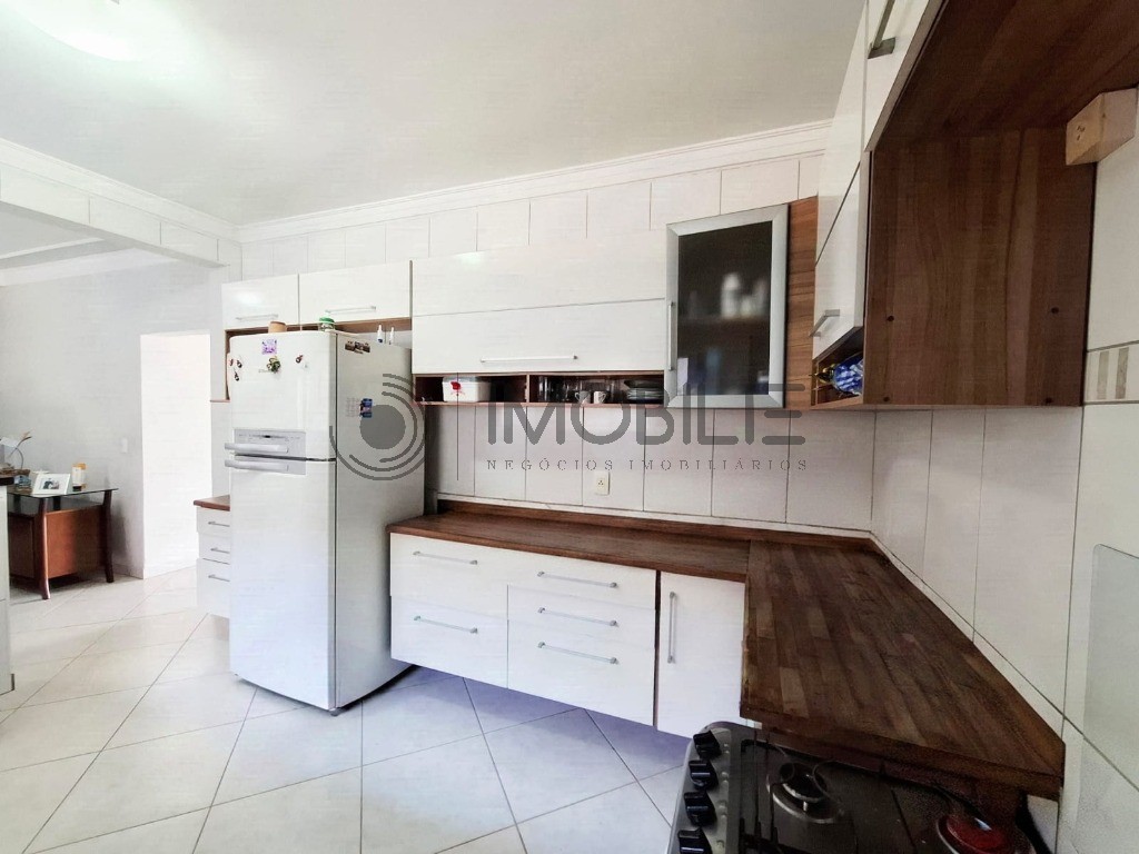 Casa, 4 quartos, 237 m² - Foto 13