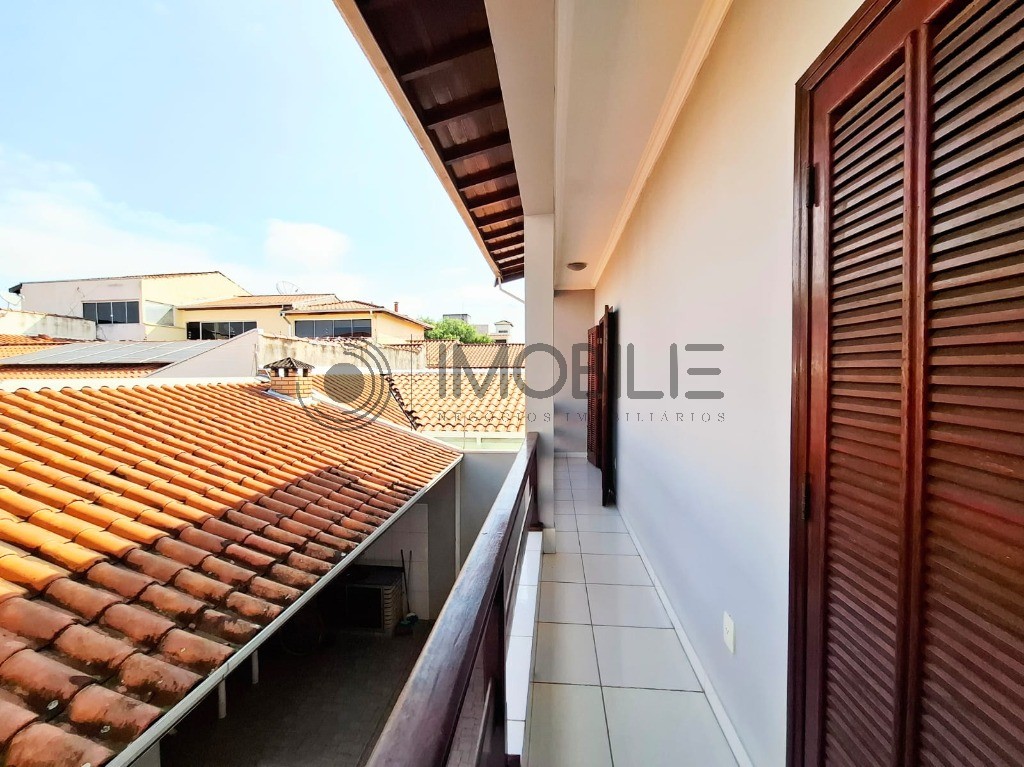 Casa, 4 quartos, 237 m² - Foto 25