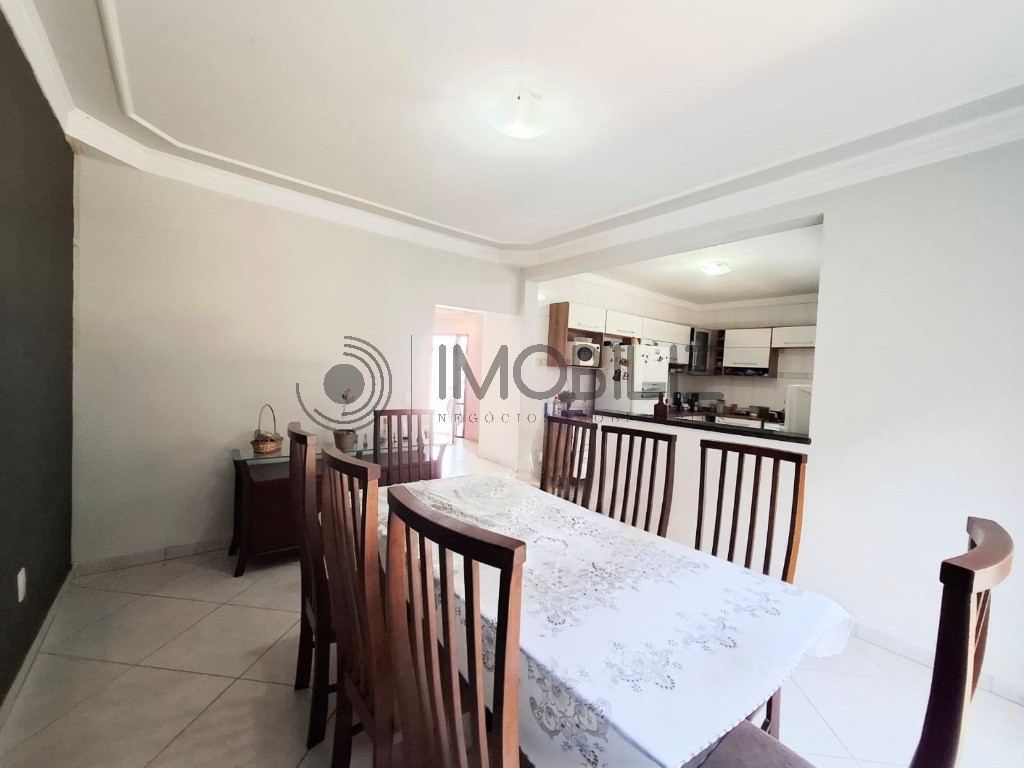 Casa, 4 quartos, 237 m² - Foto 9