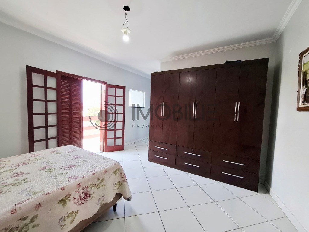Casa, 4 quartos, 237 m² - Foto 30