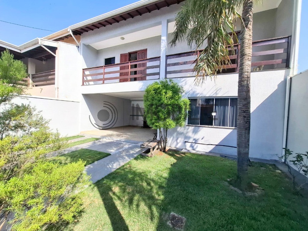 Casa, 4 quartos, 237 m² - Foto 1