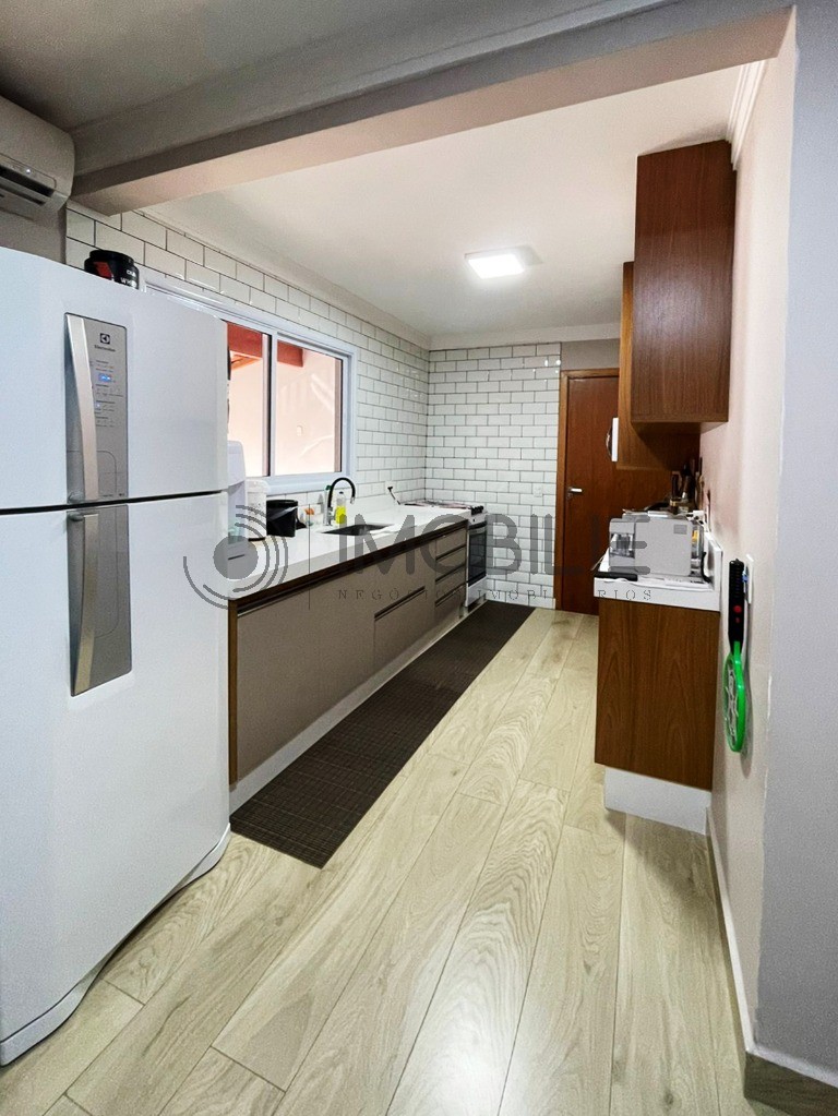 Casa, 3 quartos, 122 m² - Foto 1