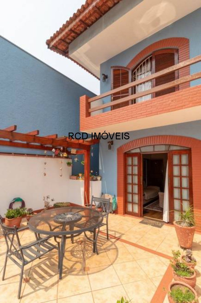Lindo sobrado pronto para morar! No Butantã com Sacada integrada a Sala , 2 vagas com Portao Automatico