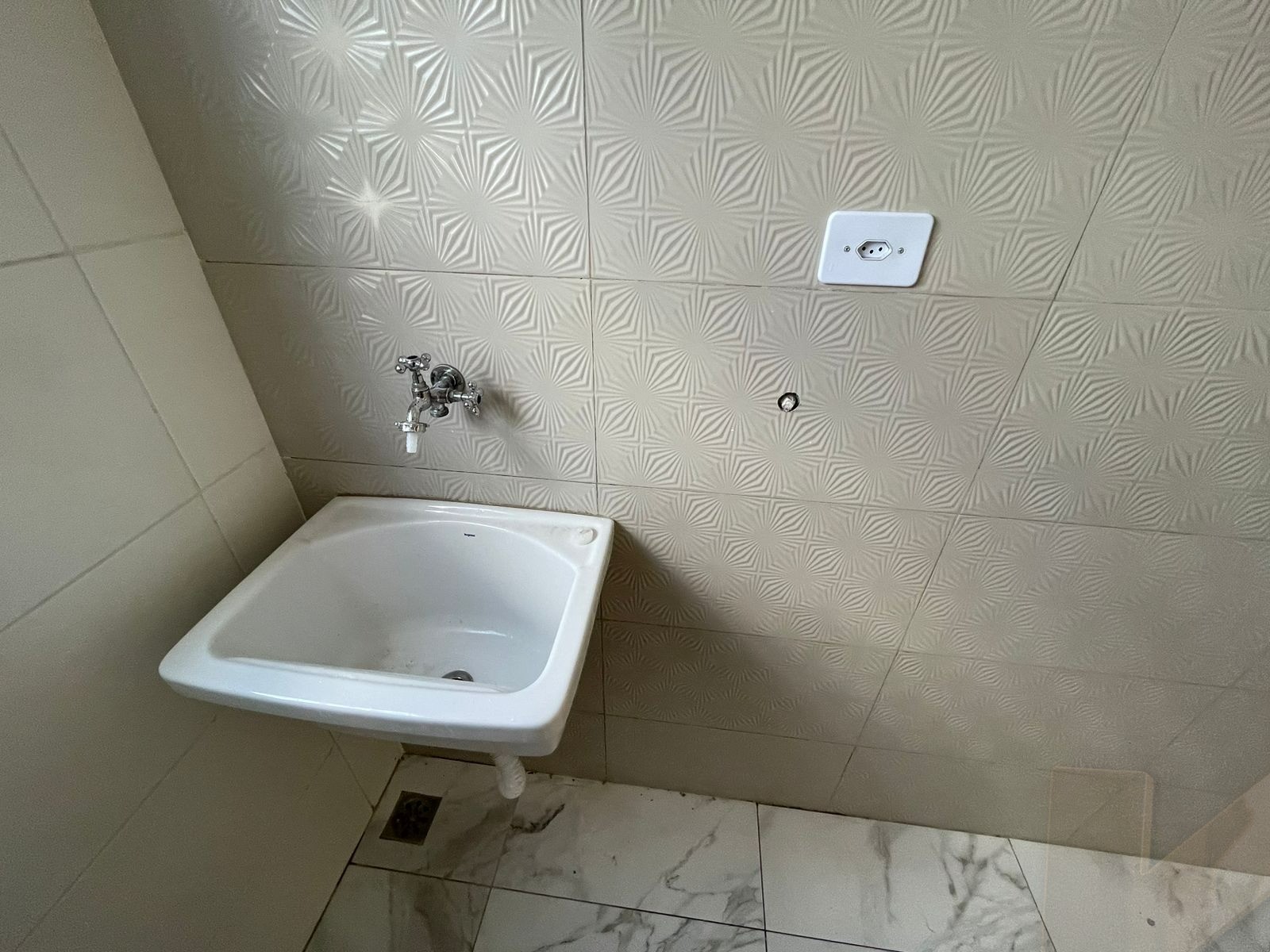 Apartamento 2 dormitórios vila Nhocuné