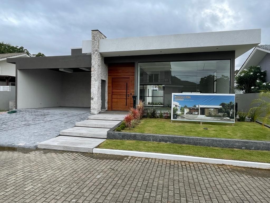 CASA COM 3 DORMITÓRIOS NA CACHOEIRA DO BOM JESUS