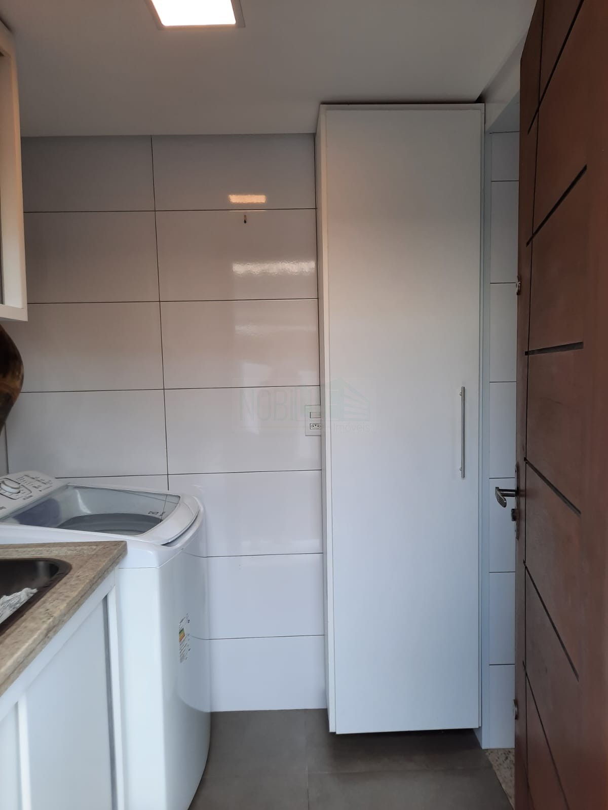 NOBILLE IMÓVEIS vende - Excelente casa a 700 metros da praia dos Ingleses