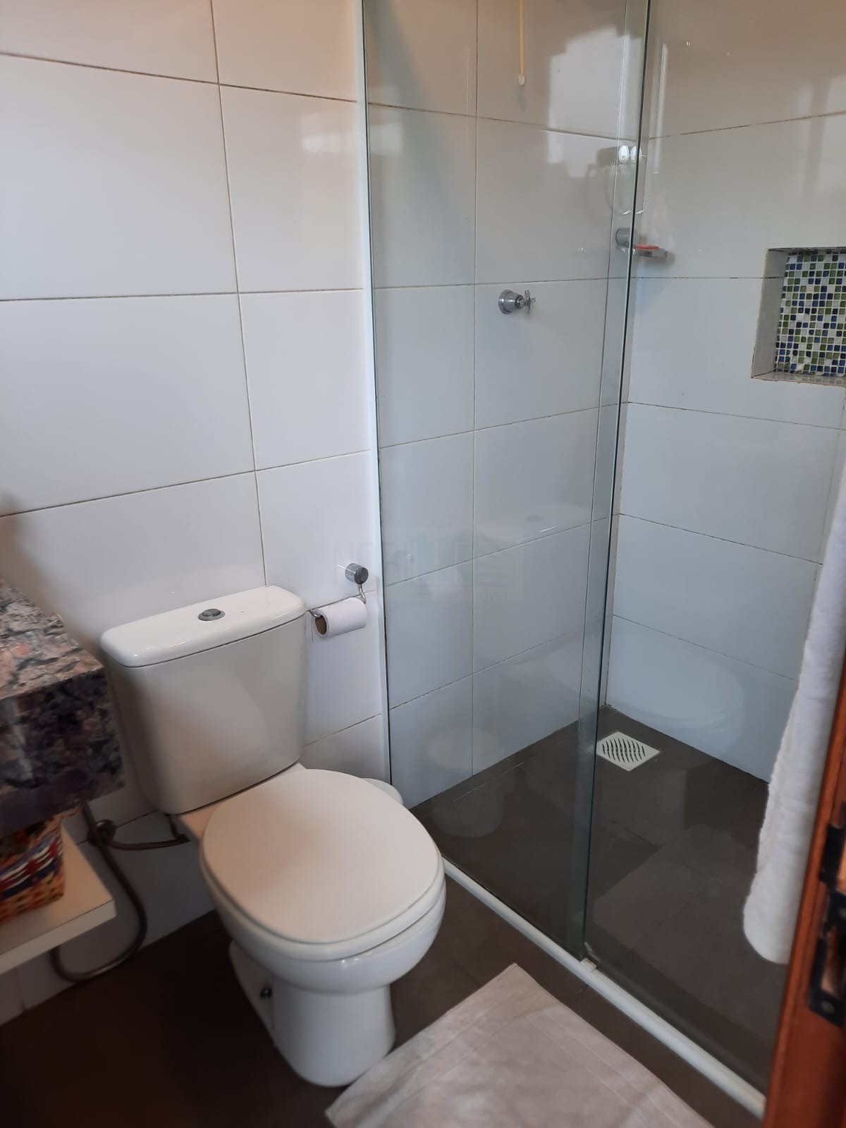 NOBILLE IMÓVEIS vende - Excelente casa a 700 metros da praia dos Ingleses