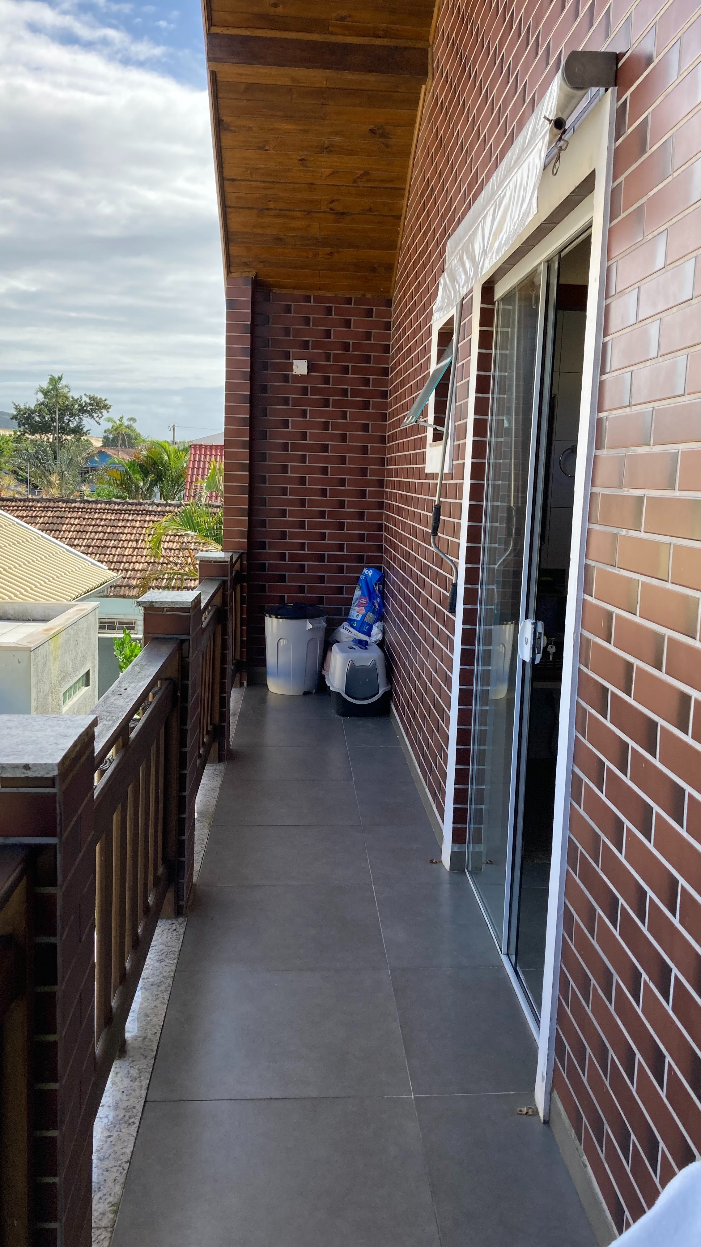 NOBILLE IMÓVEIS vende - Excelente casa a 700 metros da praia dos Ingleses