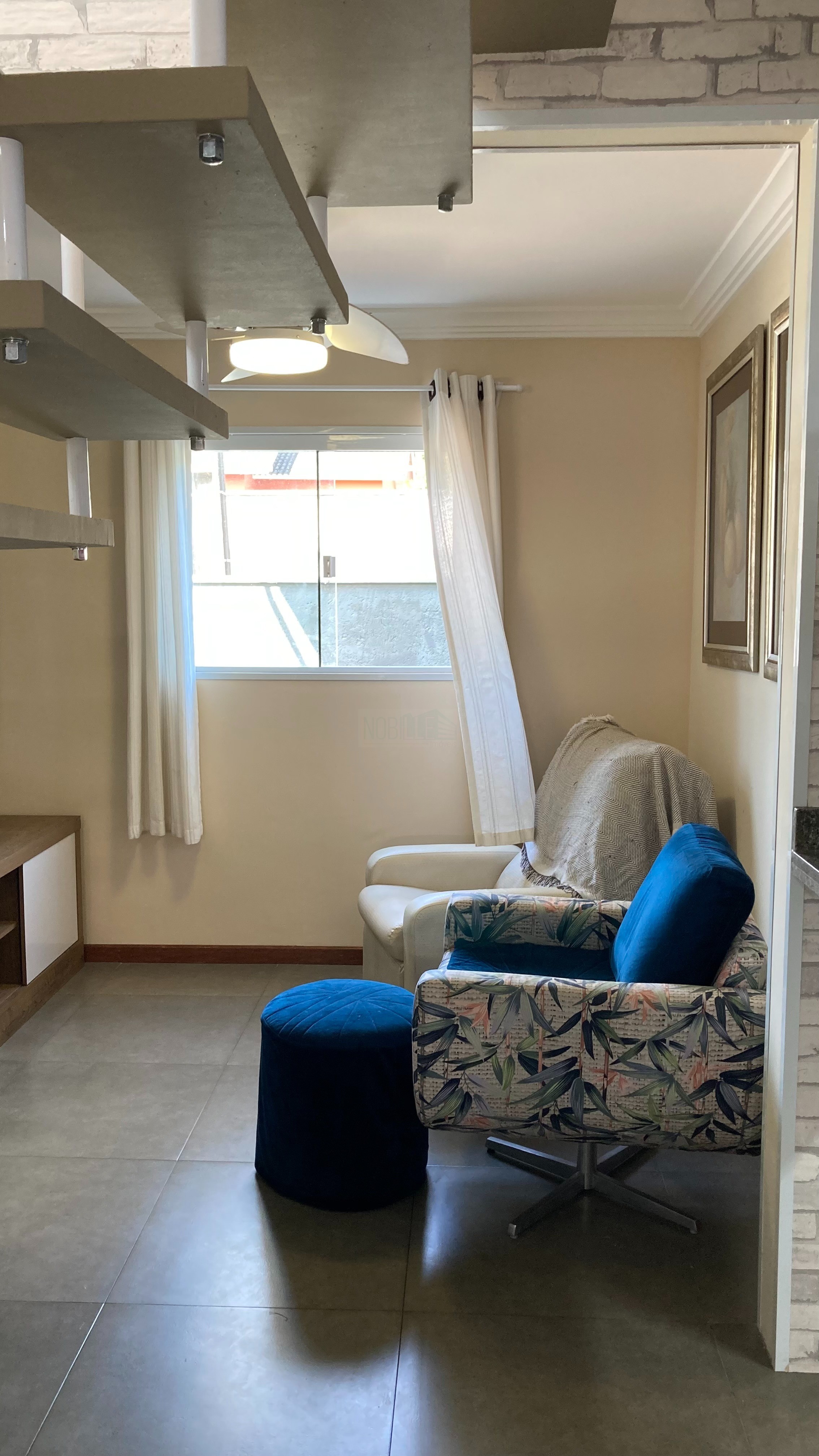 NOBILLE IMÓVEIS vende - Excelente casa a 700 metros da praia dos Ingleses