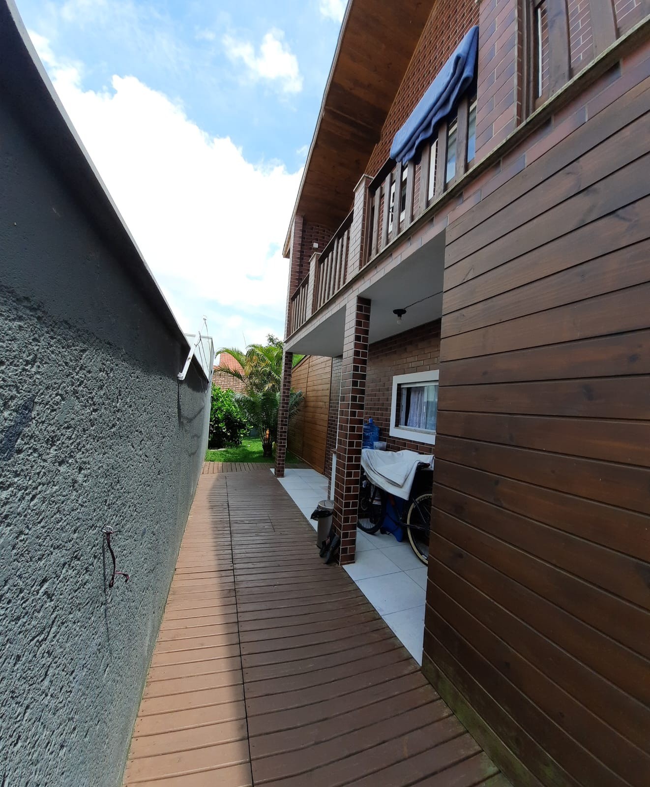 NOBILLE IMÓVEIS vende - Excelente casa a 700 metros da praia dos Ingleses