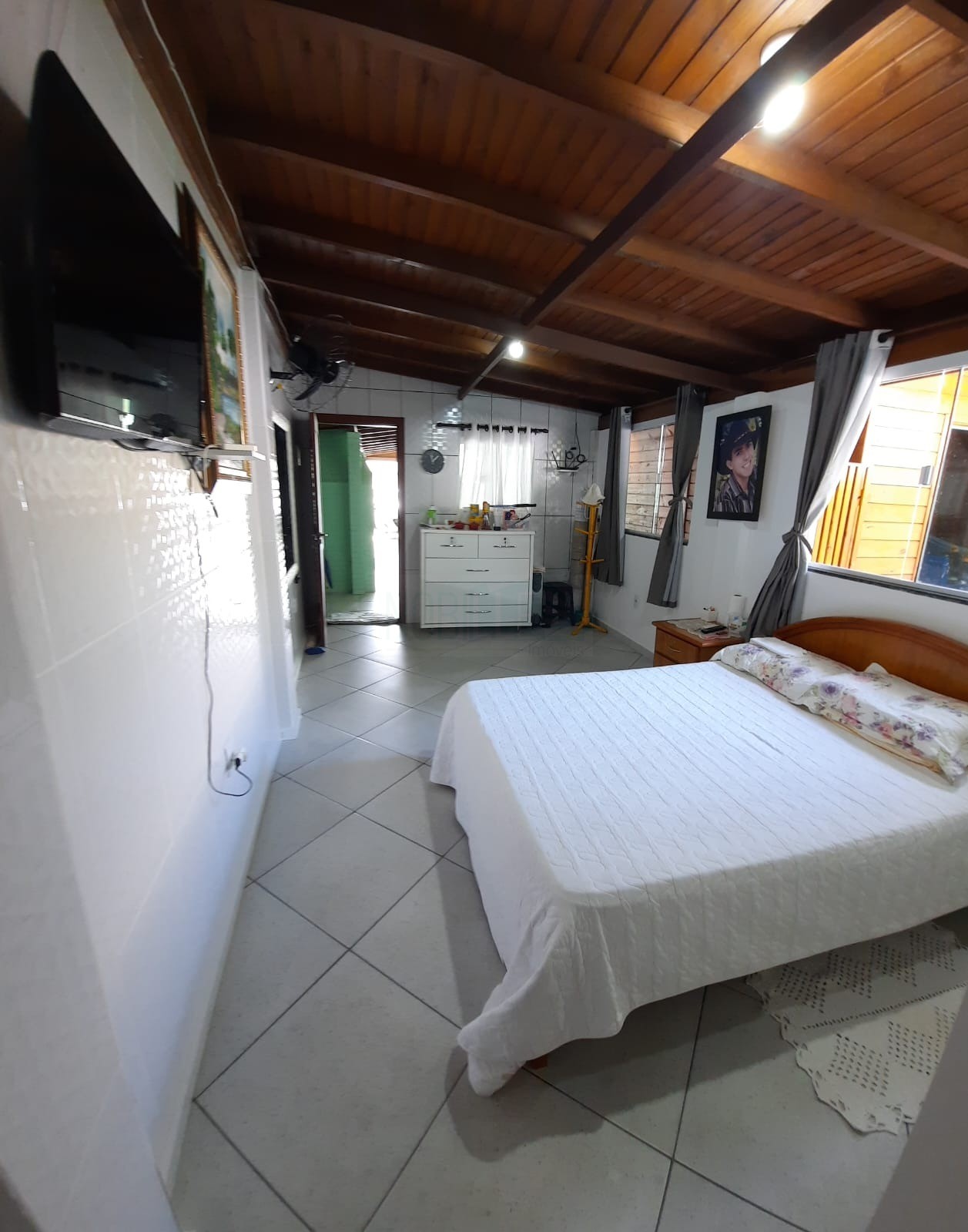 NOBILLE IMÓVEIS vende - Excelente casa a 700 metros da praia dos Ingleses