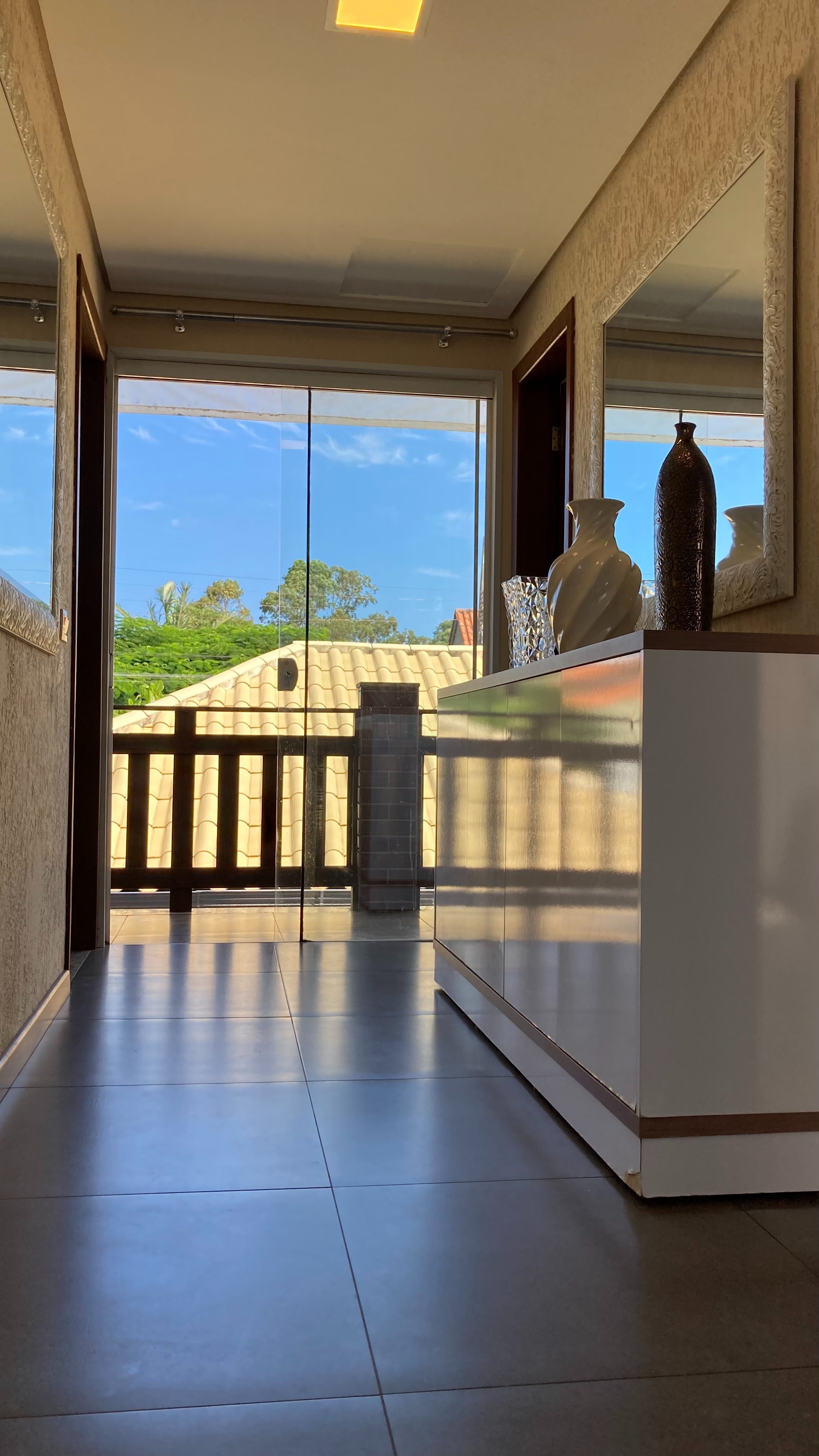 NOBILLE IMÓVEIS vende - Excelente casa a 700 metros da praia dos Ingleses
