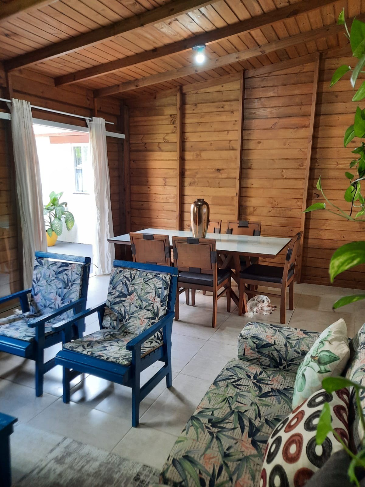 NOBILLE IMÓVEIS vende - Excelente casa a 700 metros da praia dos Ingleses