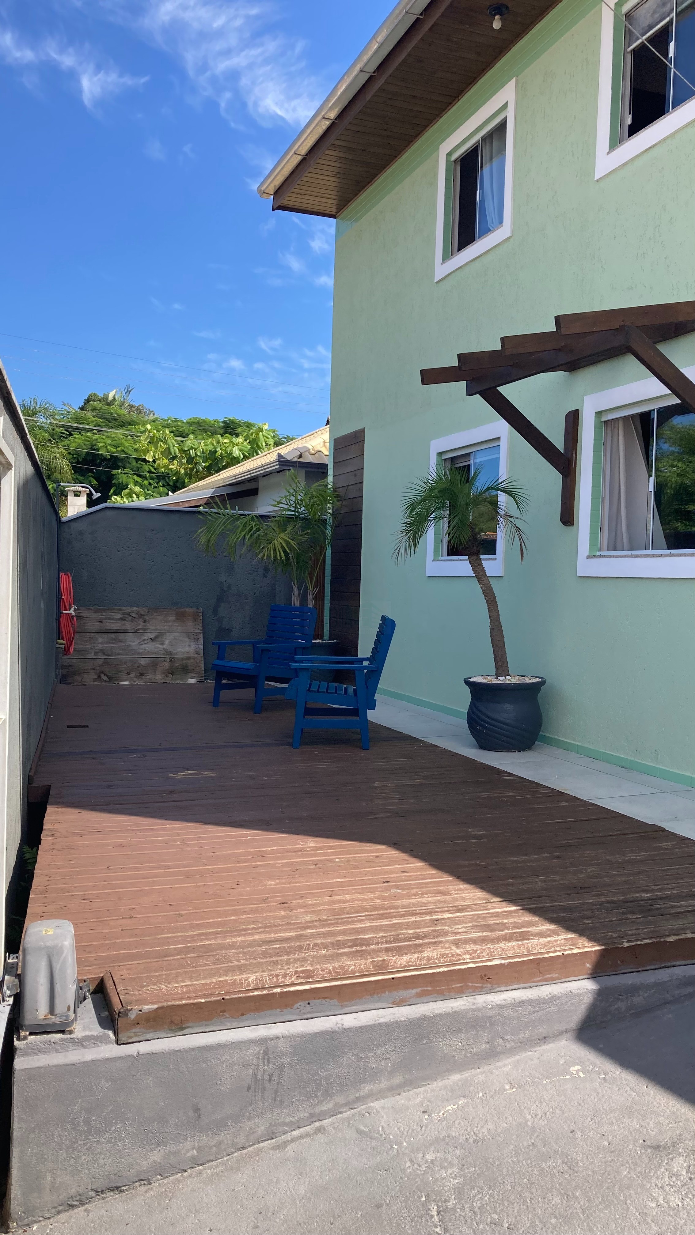 NOBILLE IMÓVEIS vende - Excelente casa a 700 metros da praia dos Ingleses