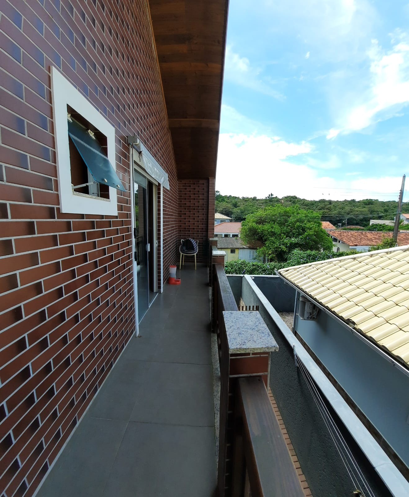 NOBILLE IMÓVEIS vende - Excelente casa a 700 metros da praia dos Ingleses