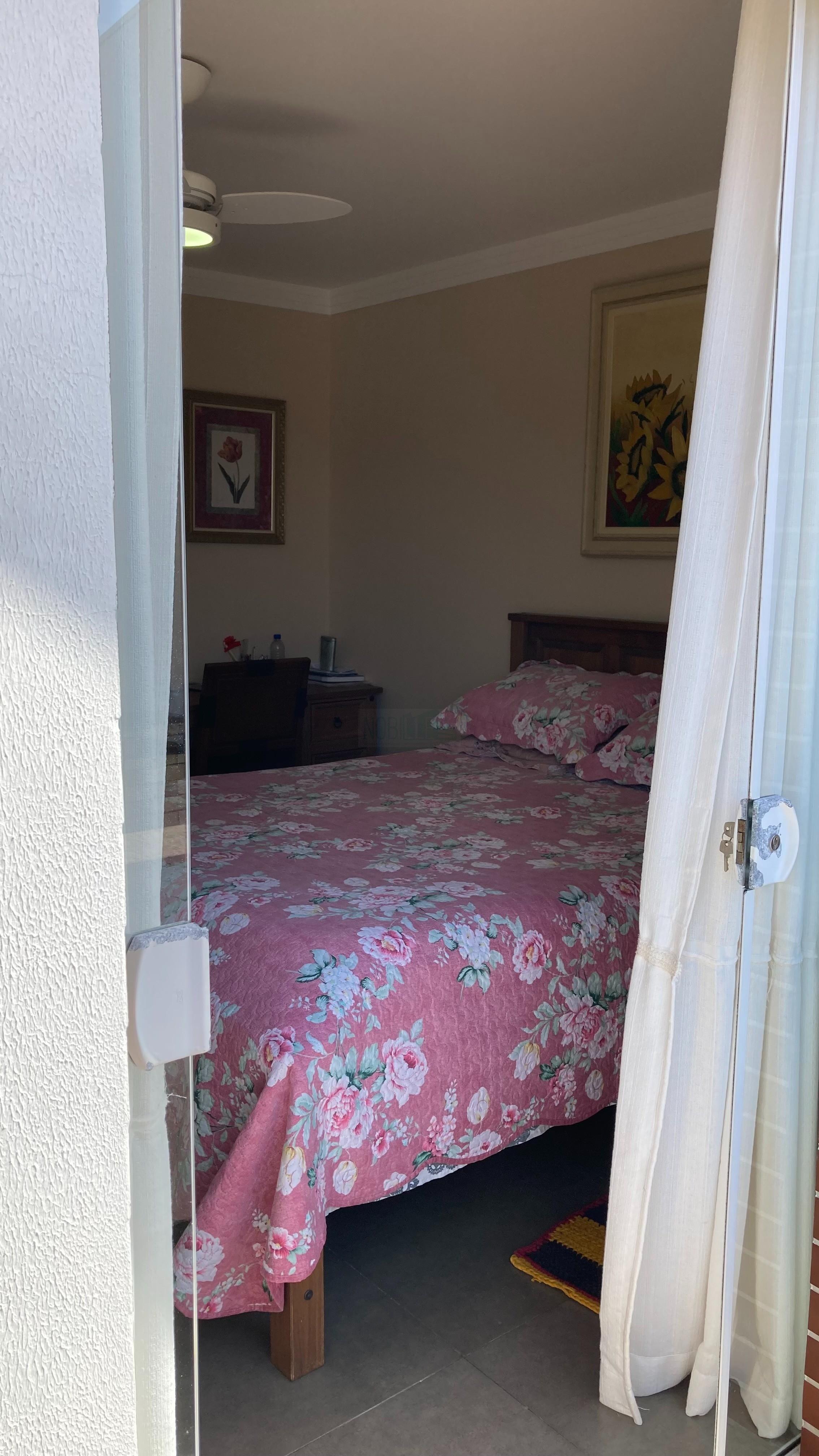 NOBILLE IMÓVEIS vende - Excelente casa a 700 metros da praia dos Ingleses