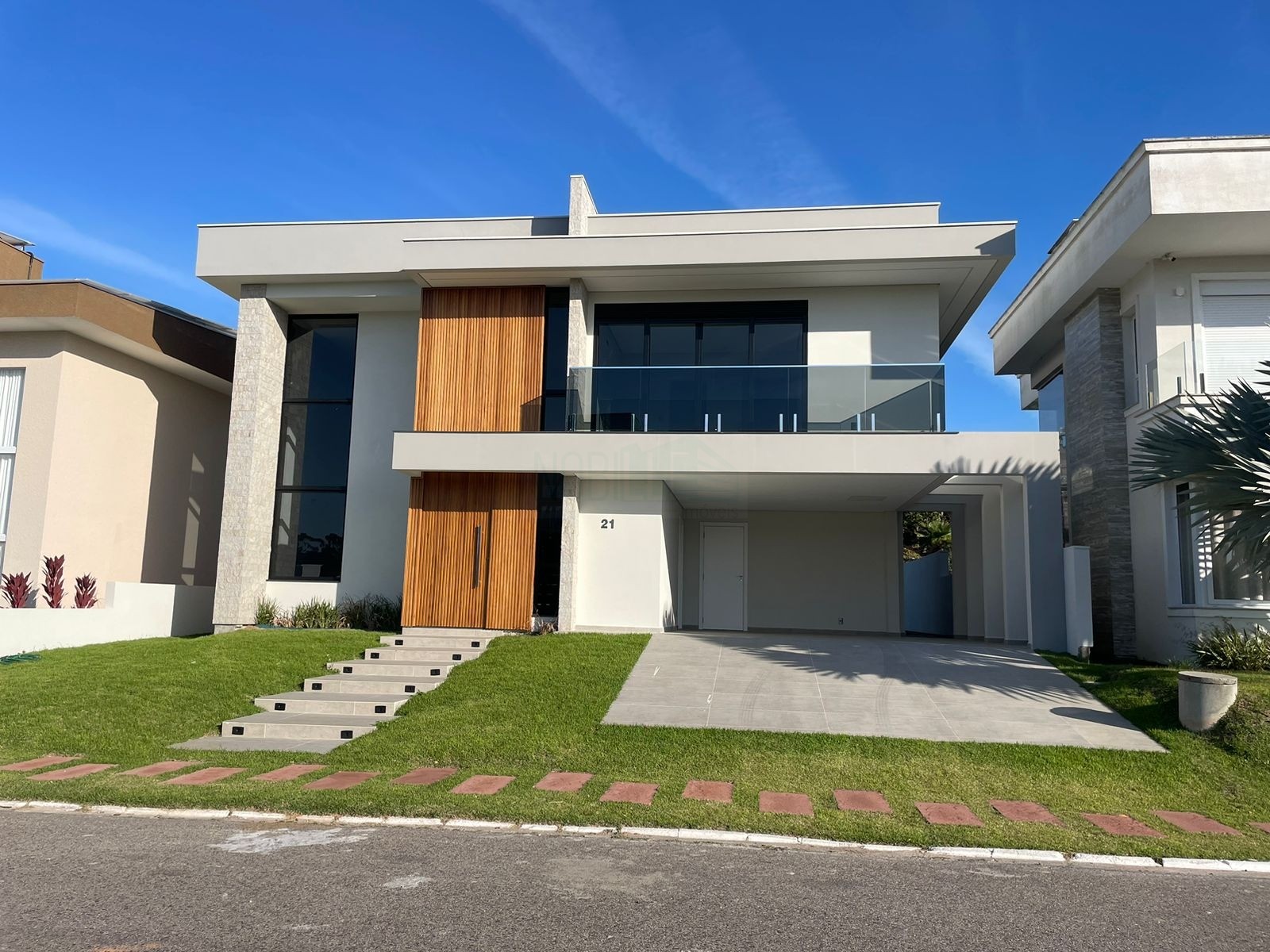 NOBILLE IMÓVEIS VENDE - Linda casa no Red Park Residence no bairro Rio Vermelho - Florianópolis/SC
